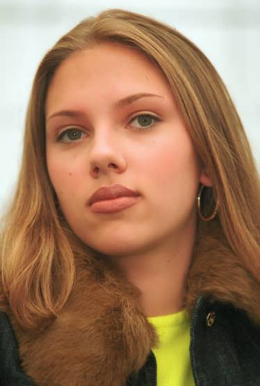 Scarlett Yohansson 2001