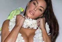 Kim Kardashian Sets Instagram on Fire With a Topless Pic