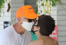 Selma Blair and Ron Carlson Can’t Keep Their Hands off Each Other