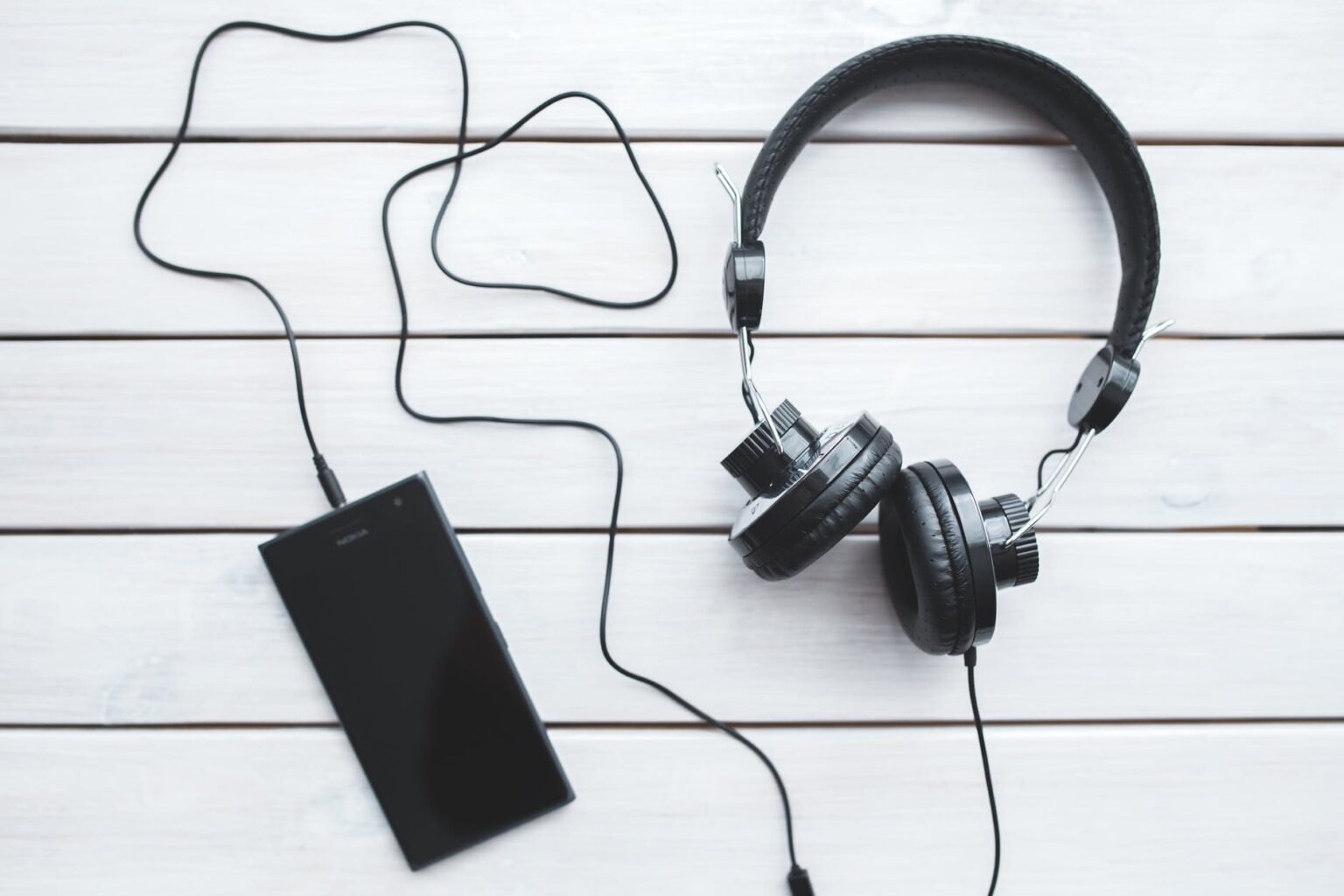 6 Advantages And Disadvantages Of Listening To Music While Studying