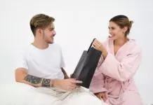 Can’t Decide A Gift For Your Girlfriend? Let Us Help You