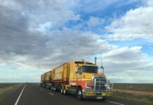 What to Know About Truck Drivers and the CDL License