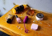 4 Dos & Don’ts of Buying Adult Toys for Other People