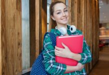 Healthy Ways College Students Balance an Education and Social Life