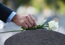 Benefits of Buying Funeral Insurance Online