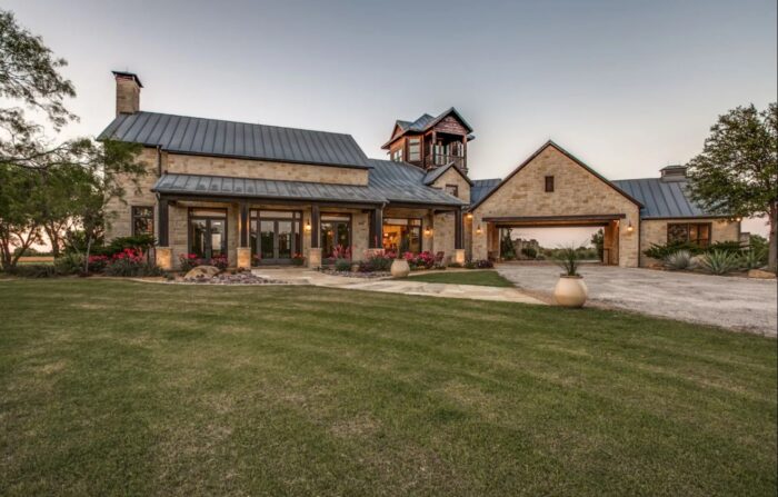 What I Could Learn From 120 Years Of Ranch Style Home Design Verge   Ranch Style Home 1 700x447 